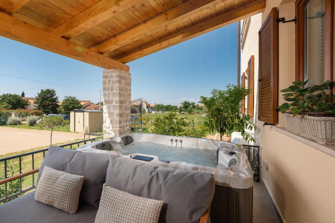 פורץ Holiday Home Maslina מראה חיצוני תמונה